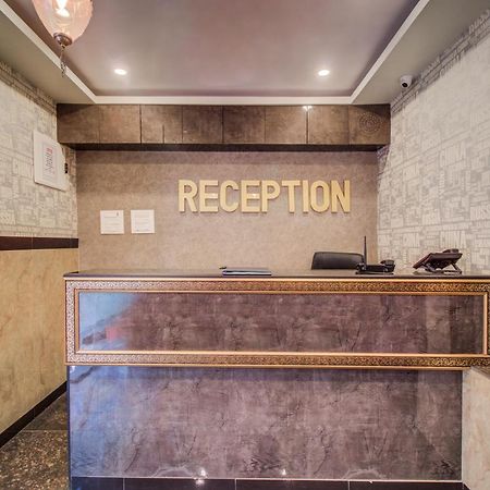 Oyo 42009 Hotel A One Suite Мумбай Екстериор снимка