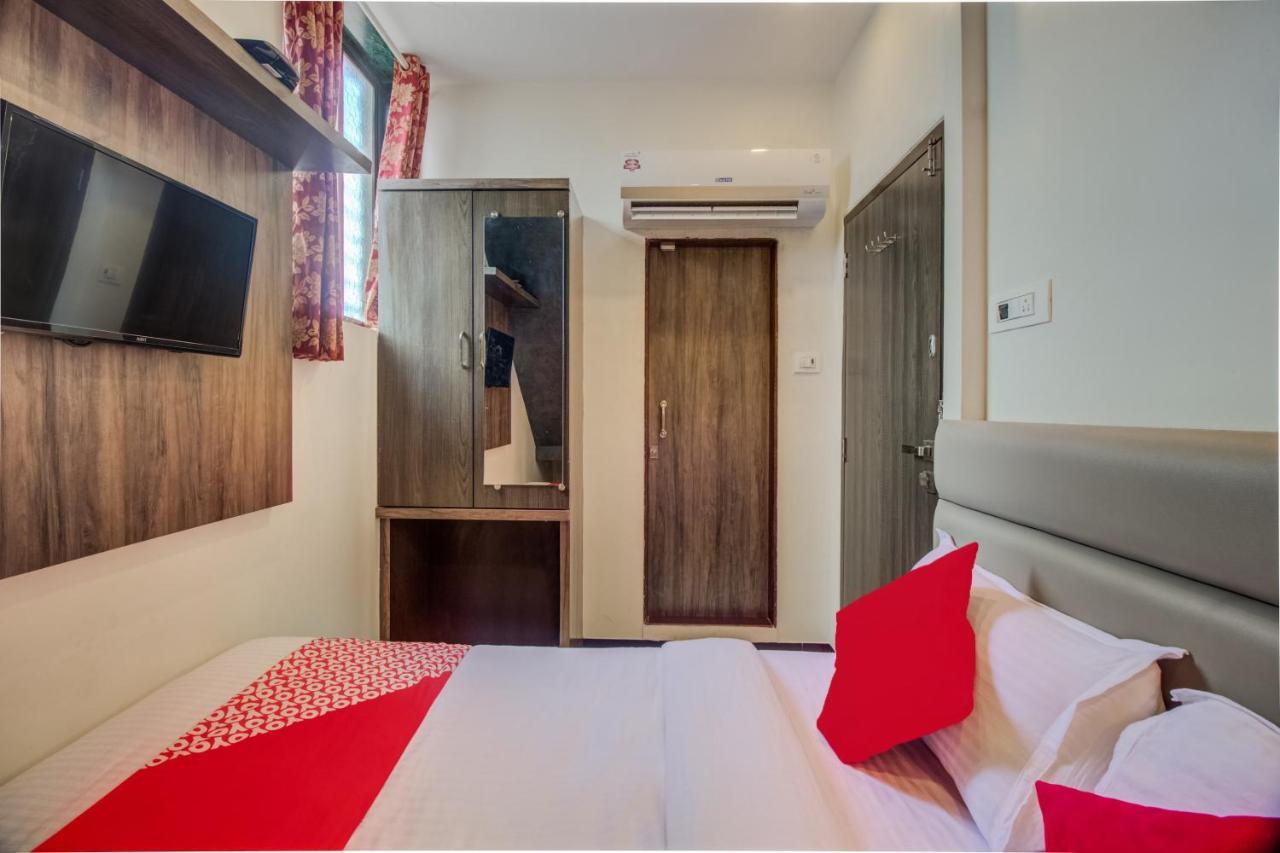 Oyo 42009 Hotel A One Suite Мумбай Екстериор снимка