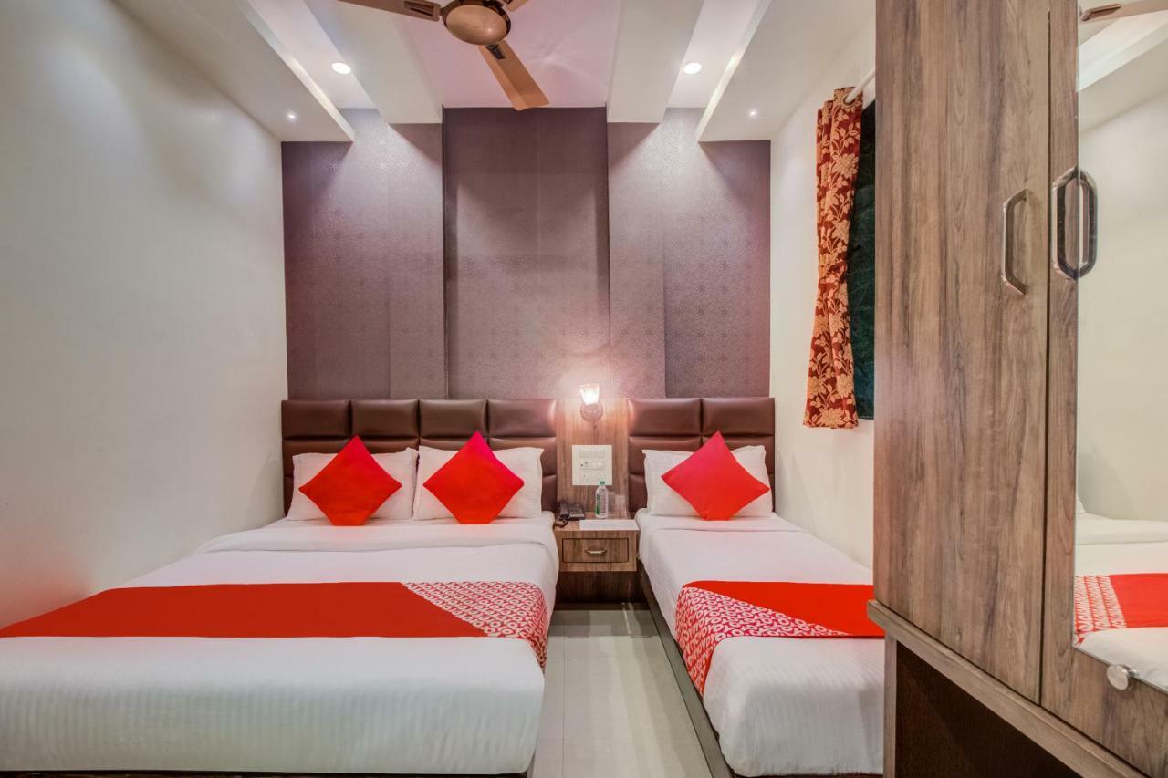 Oyo 42009 Hotel A One Suite Мумбай Екстериор снимка