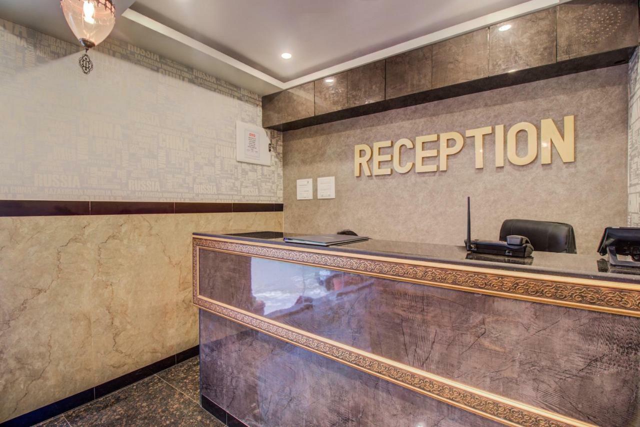 Oyo 42009 Hotel A One Suite Мумбай Екстериор снимка