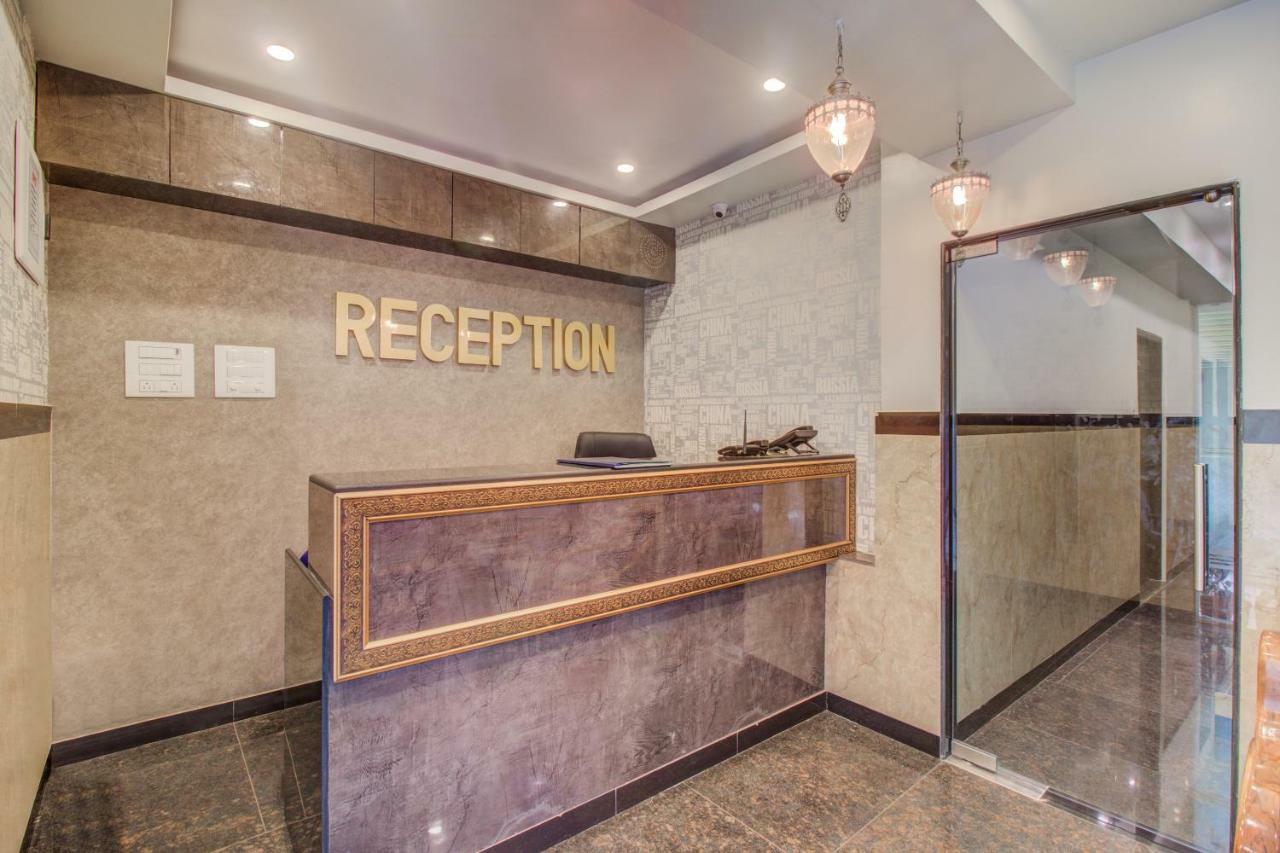 Oyo 42009 Hotel A One Suite Мумбай Екстериор снимка